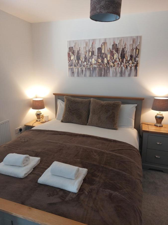Vakantiehuis Beautiful 4-bedroom House With Private Garden & Parking Edinburgh