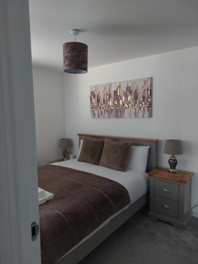 Beautiful 4-bedroom House With Private Garden & Parking Vakantiehuis Edinburgh