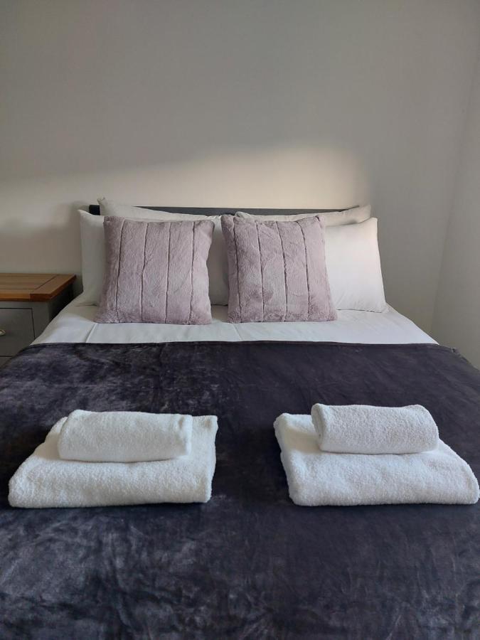 Vakantiehuis Beautiful 4-bedroom House With Private Garden & Parking Edinburgh